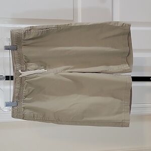 Boys Old Navy Khaki Shorts-Size XXL (18)